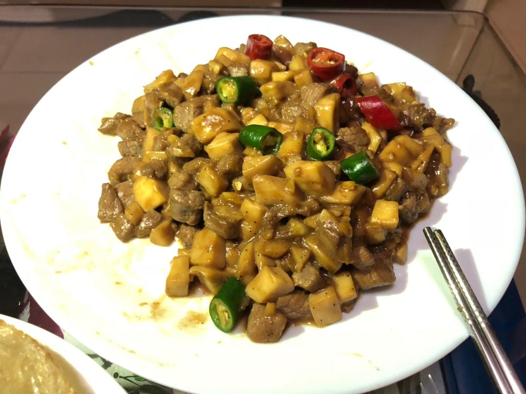 家常菜~杏鲍菇烧牛肉粒