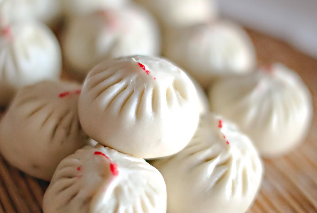 只用一发就能做成的香菇猪肉馅大包的做法