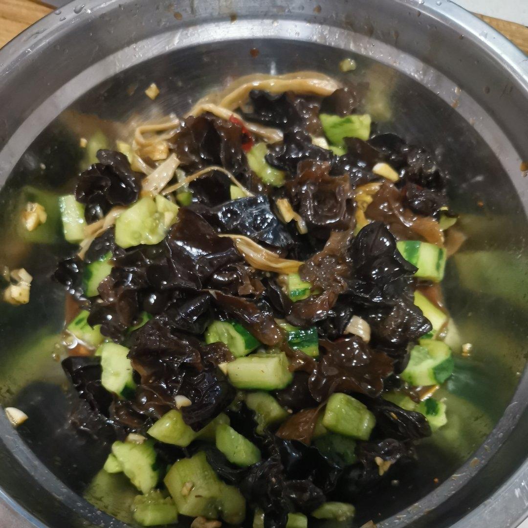 凉拌黄瓜黑木耳
