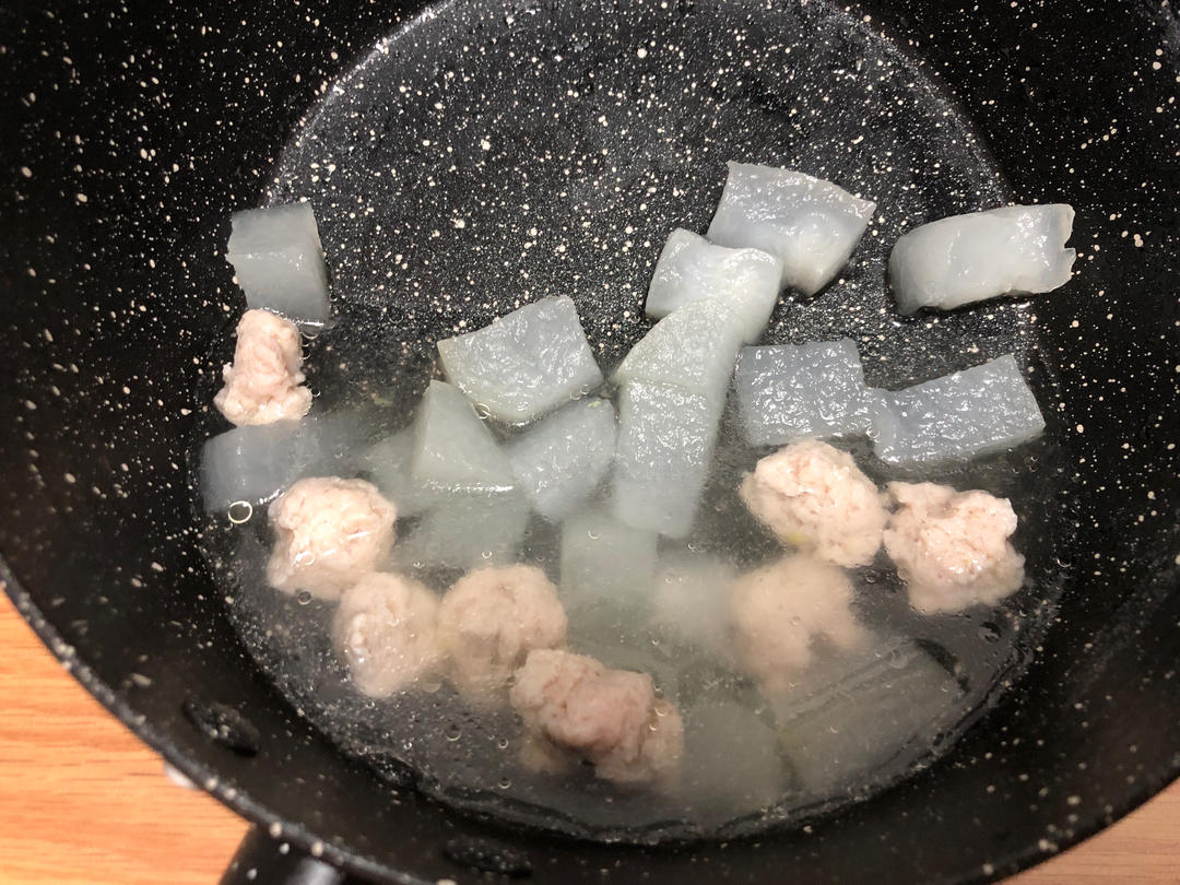 巨鲜美的冬瓜丸子汤