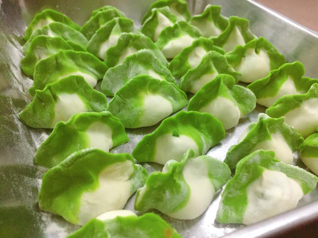 软萌的白菜饺子
