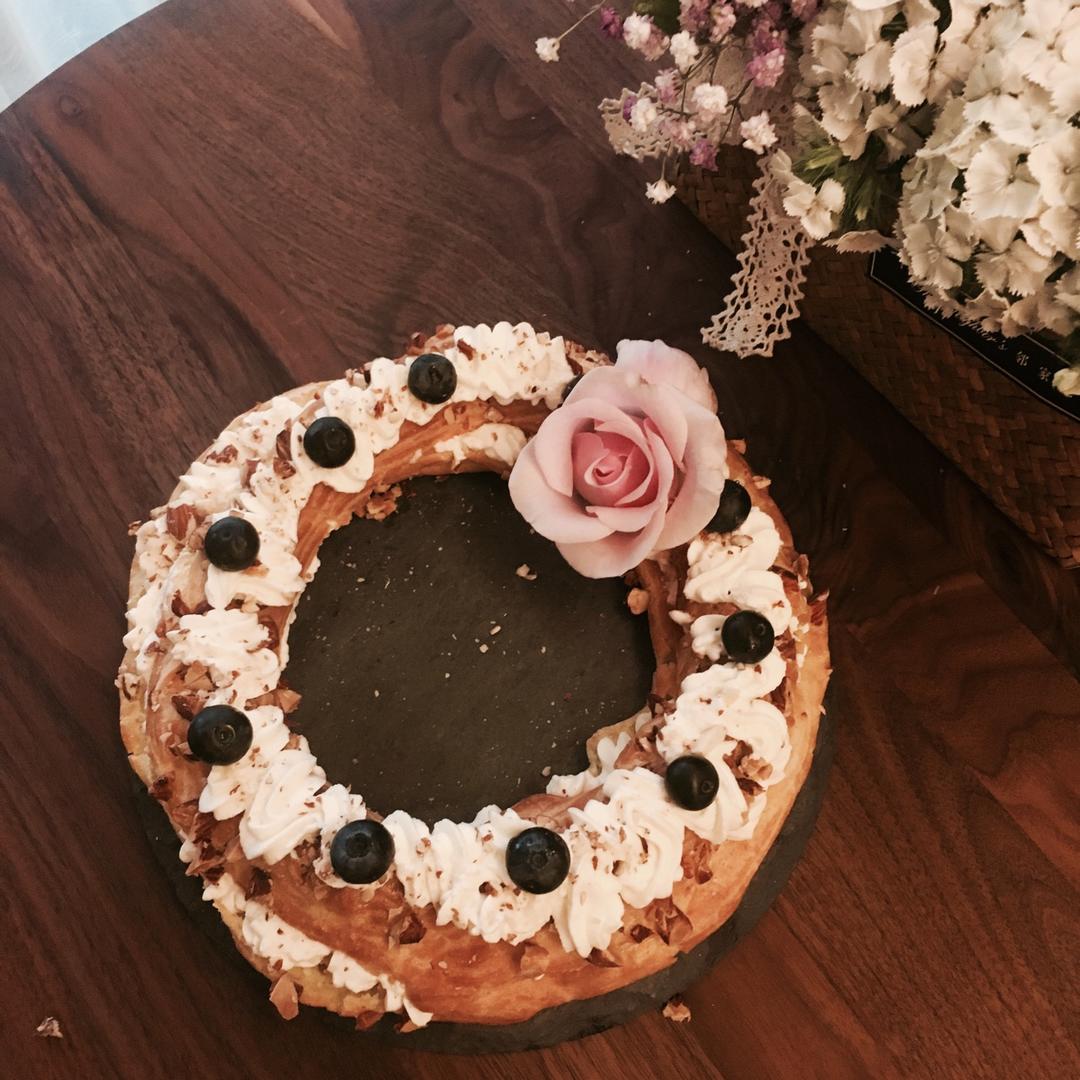 幸福环抱花环泡芙