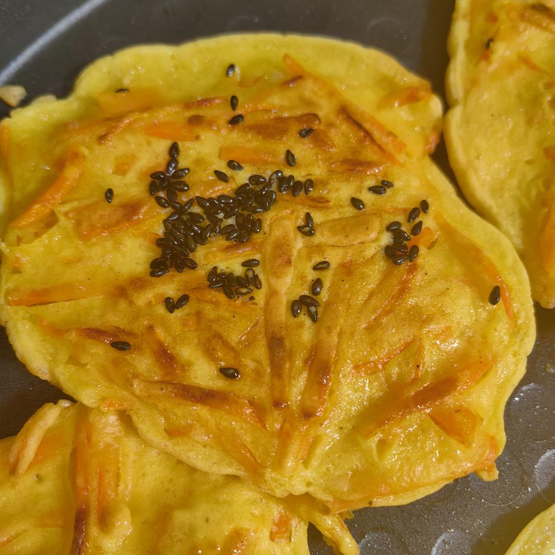 电饼铛胡萝卜丝葱花鸡蛋饼
