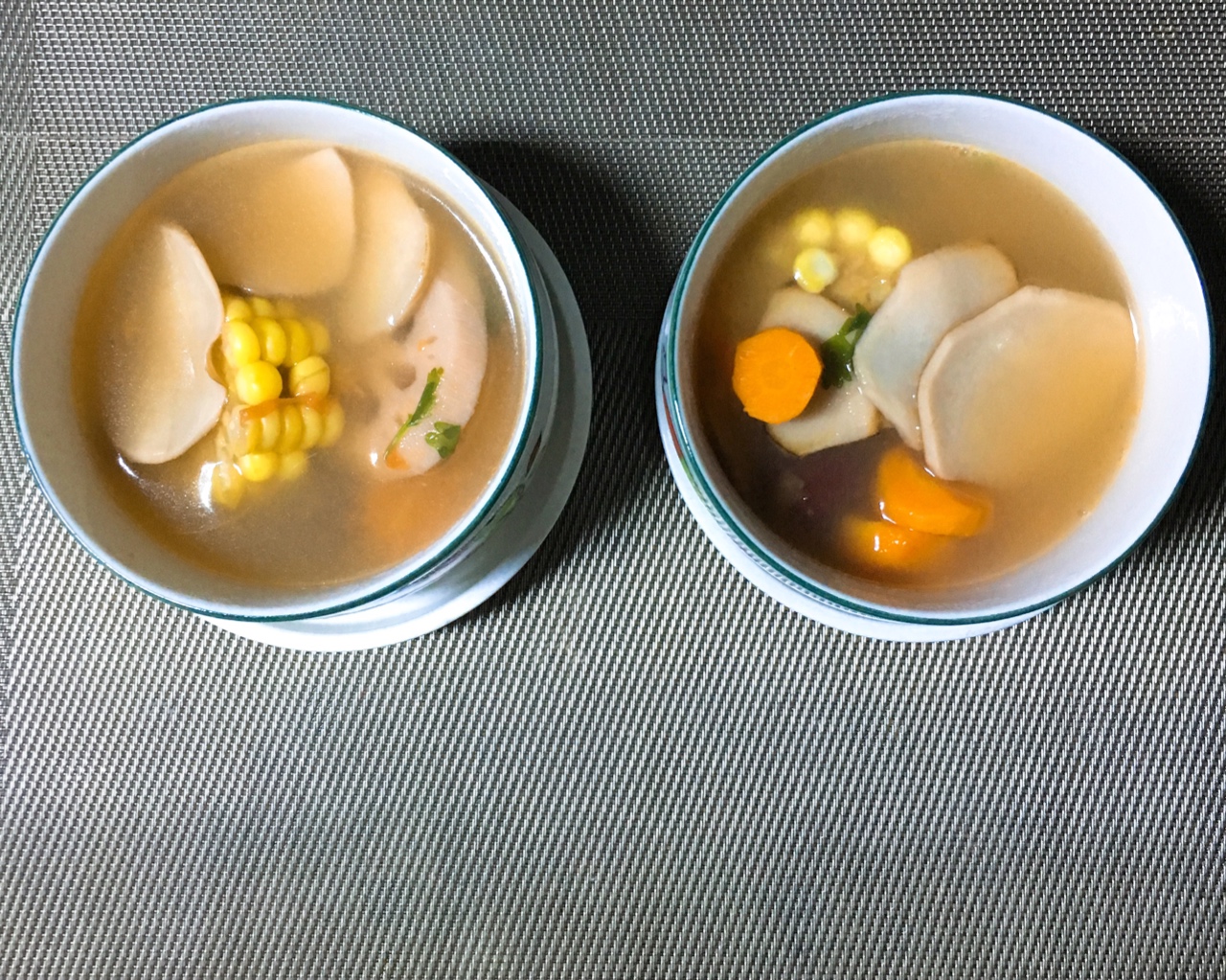 玉米莲藕菌汤的做法
