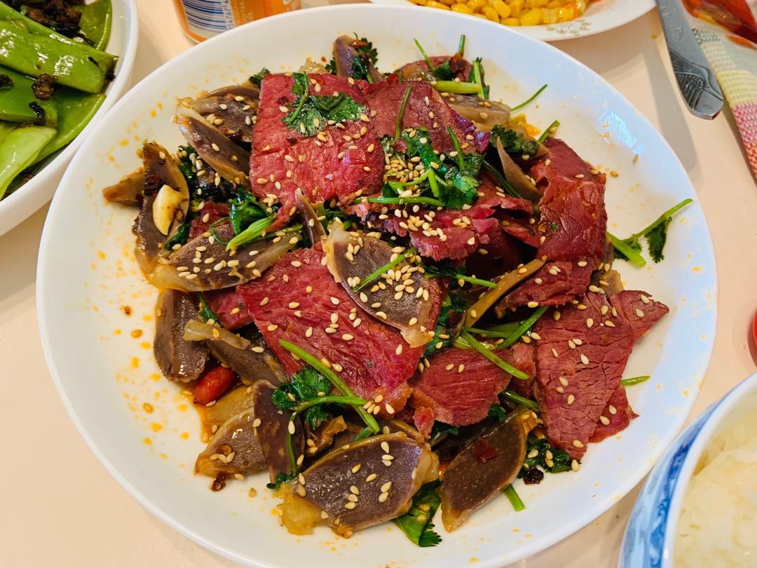 六宝的双层奶油生日蛋糕(不用色素)