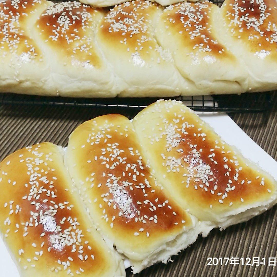 汤种肉松沙拉小面包
