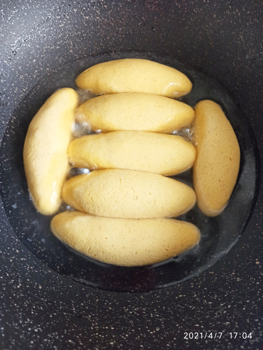 简单快手:水煎玉米饼（不用案板）的做法 步骤7