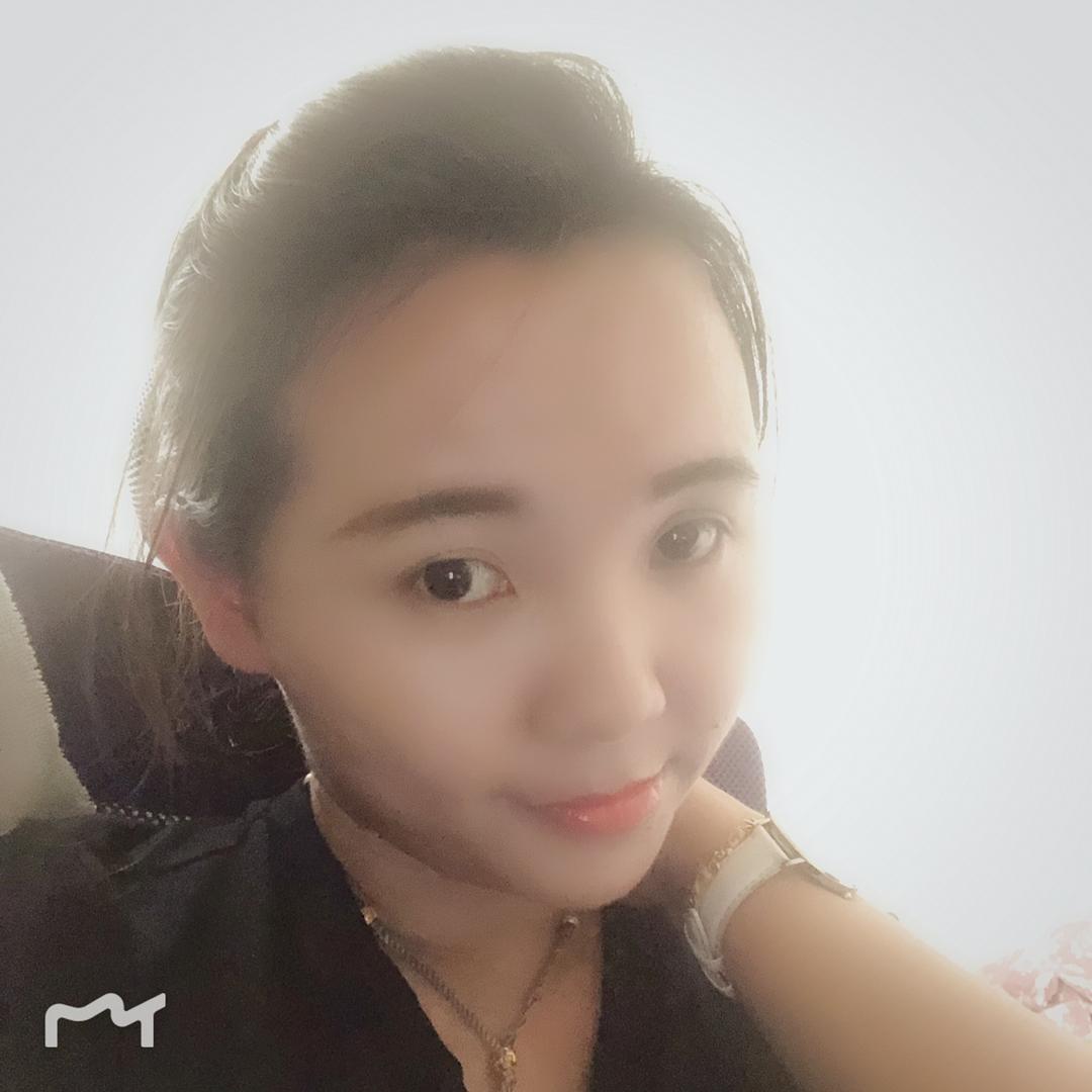 梨涡浅浅笑了