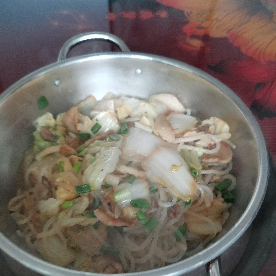 家常白菜炖粉条加豆腐泡