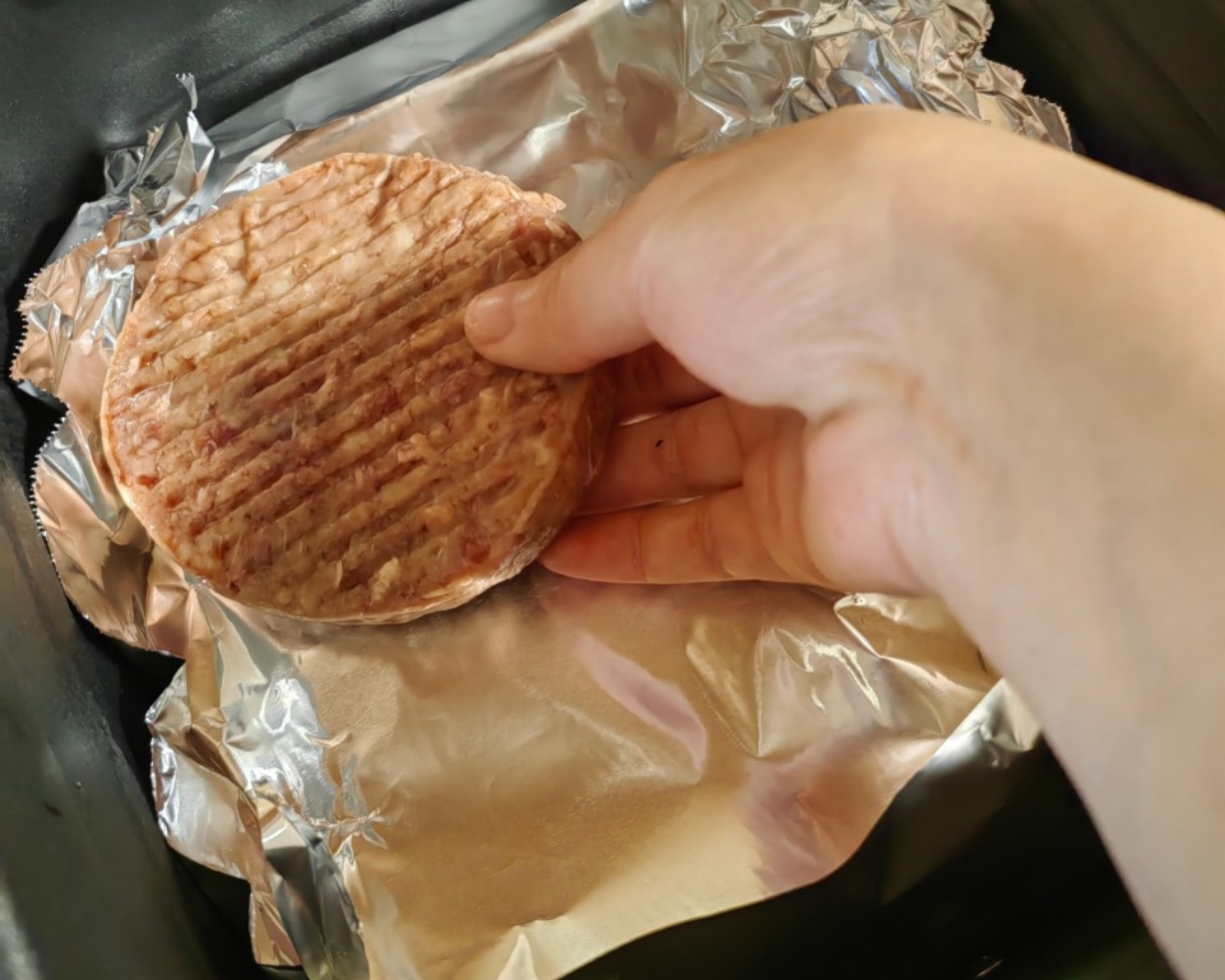 快手简餐之牛肉汉堡（空气炸锅版）的做法 步骤2