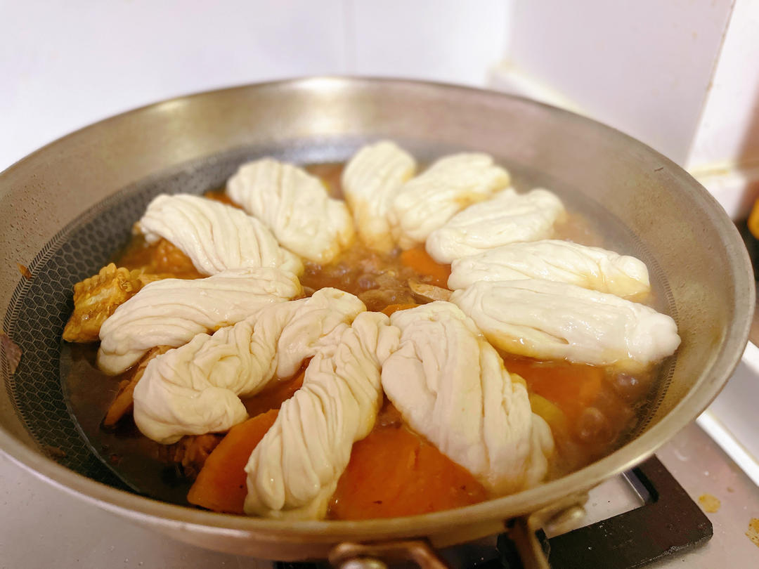 一锅出-豆角土豆玉米五花肉卷子