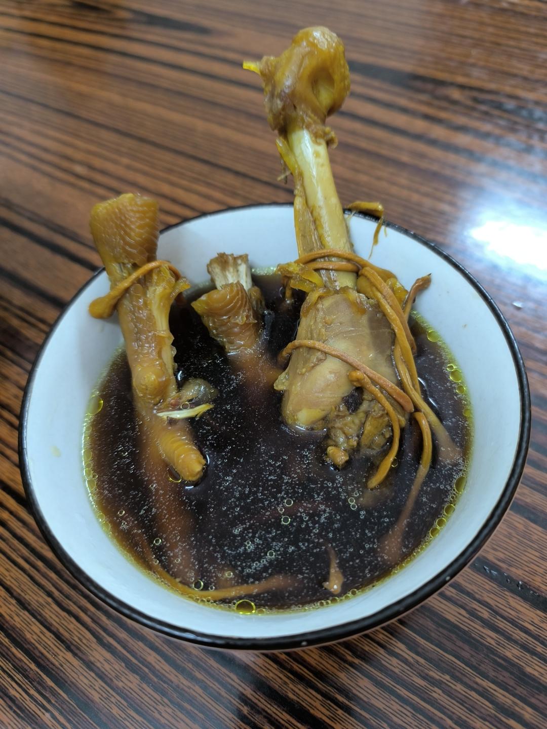 强身健体，提高免疫力
【姬松茸虫草花鸡汤】