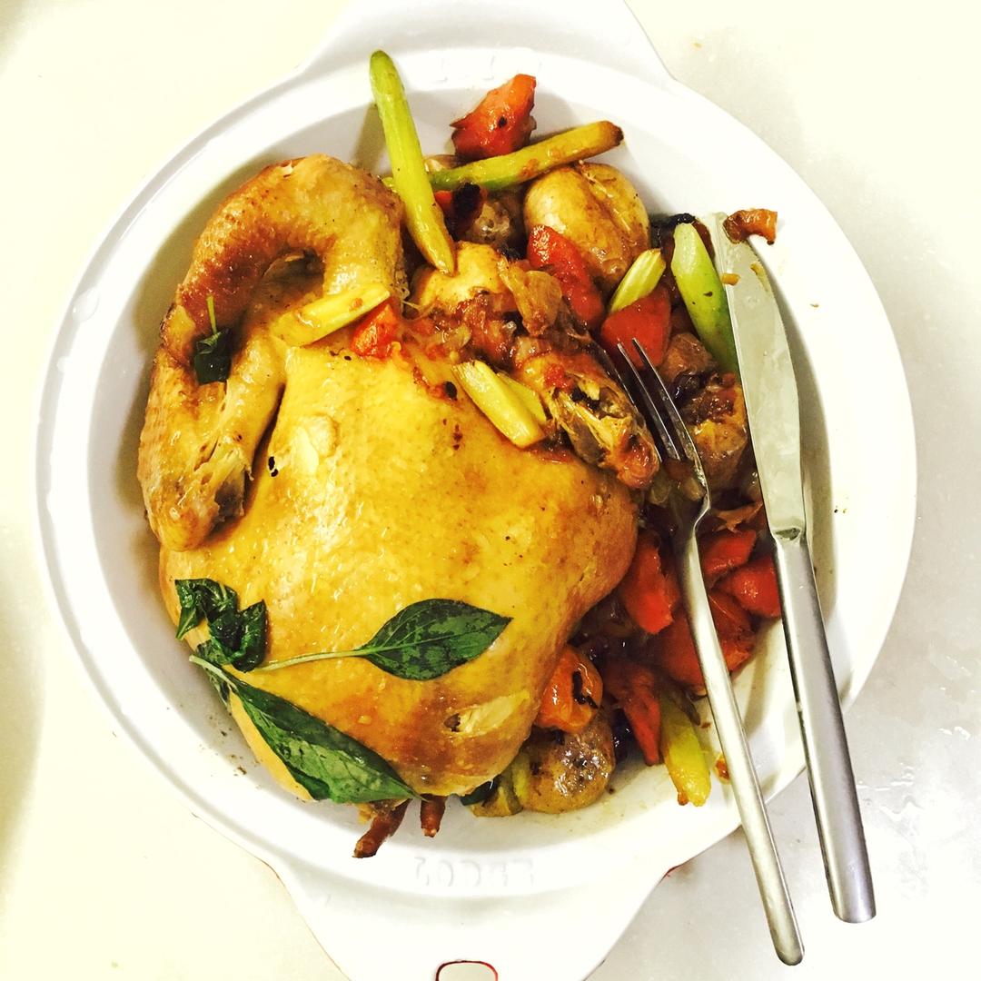 九层塔焗鸡（铸铁锅 珐琅锅 罗勒 盐焗鸡）