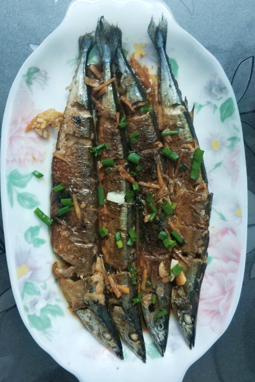 煎秋刀鱼