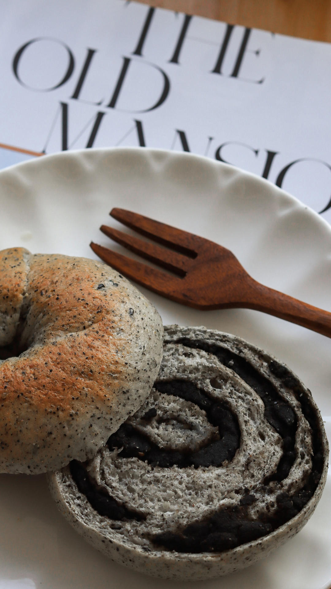 双重黑芝麻奶酥贝果