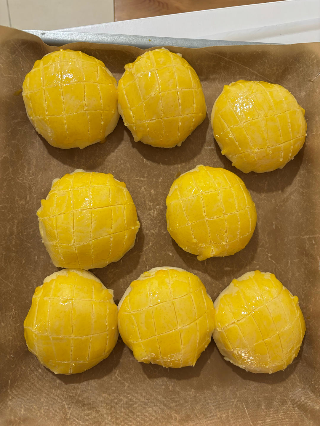 好吃到炸裂的港式菠萝包（附带制作酥皮的小视频）