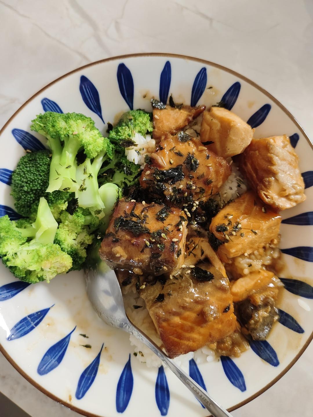 三文鱼盖饭