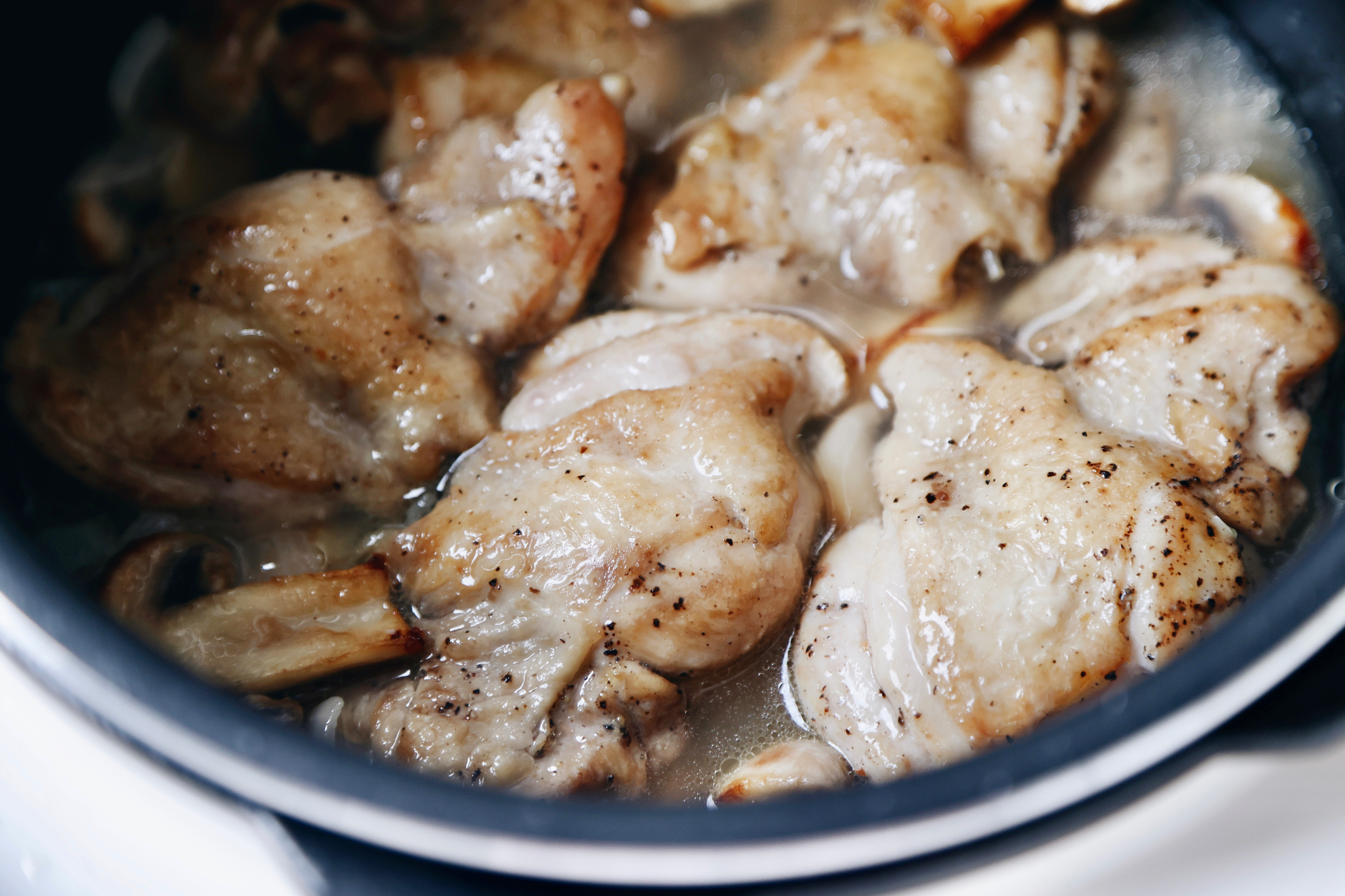 奶油蘑菇炖鸡 零基础简易西餐的做法 步骤9