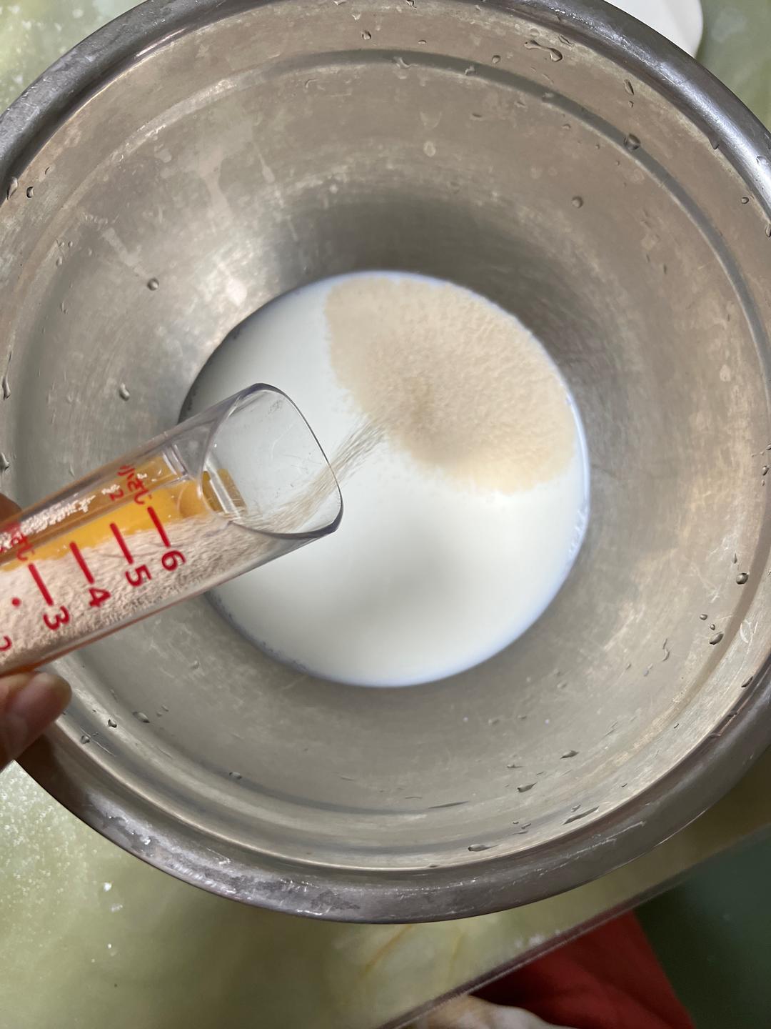 纯奶手撕吐司的做法 步骤1