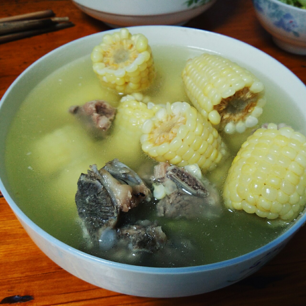 排骨玉米汤