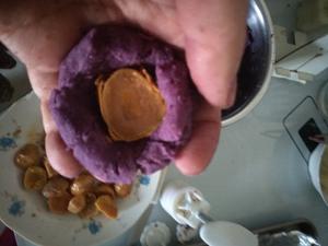 超级简单的紫薯蛋黄月饼（无任何添加）的做法 步骤5