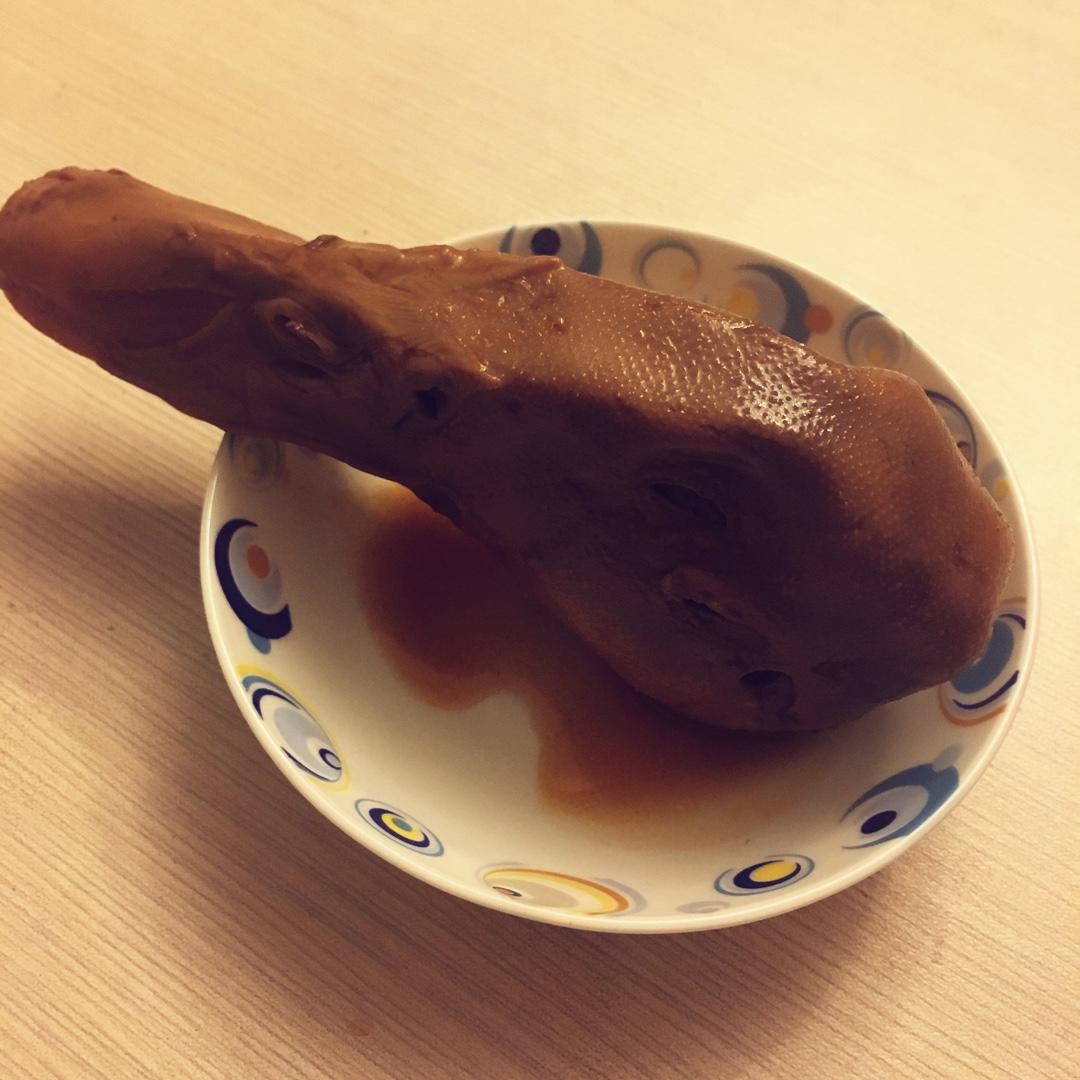 卤鸭头