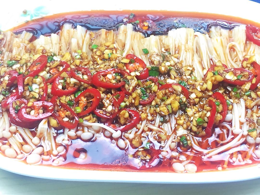 夏天最爱凉拌金针菇视频教程