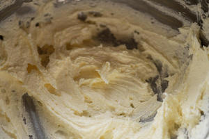 低脂酸奶(油)香蕉磅蛋糕的做法 步骤2