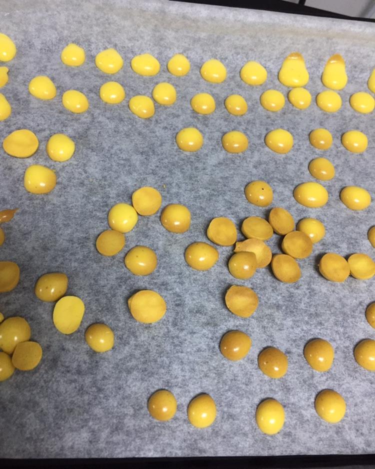 入口即化的无添加蛋黄溶豆