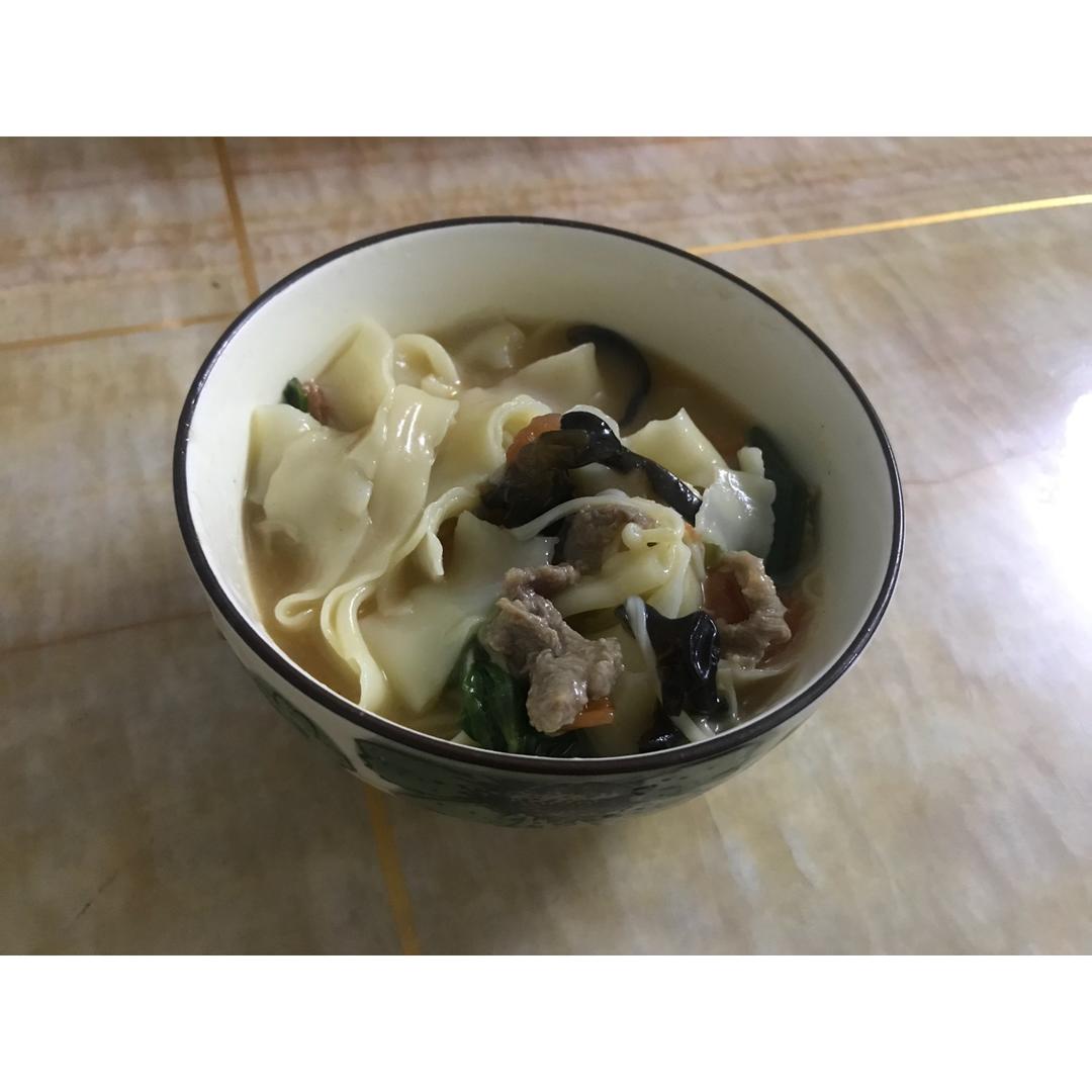 番茄刀削面