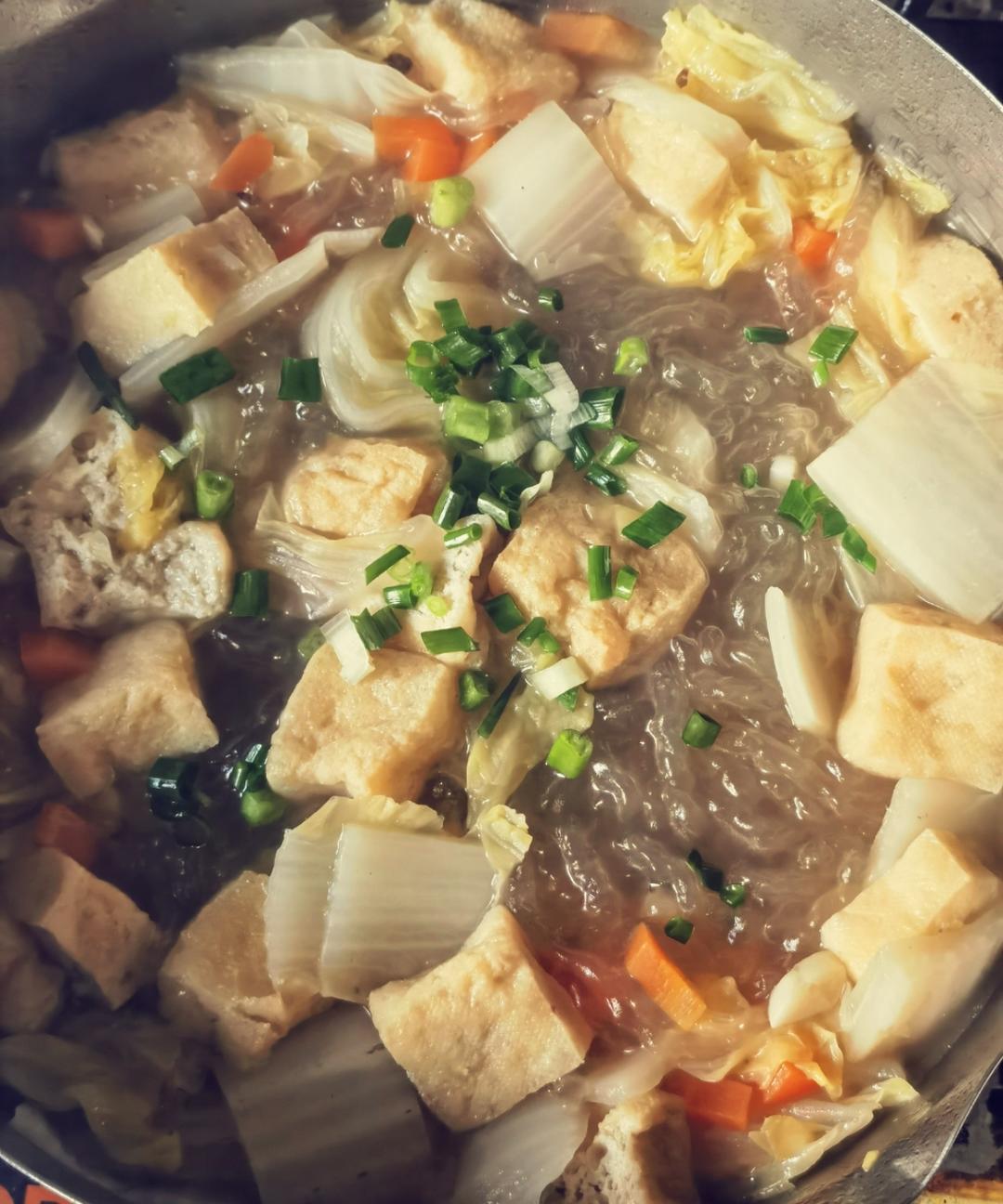 营养素食煲(油豆腐+娃娃菜+鲜香菇+土豆粉)