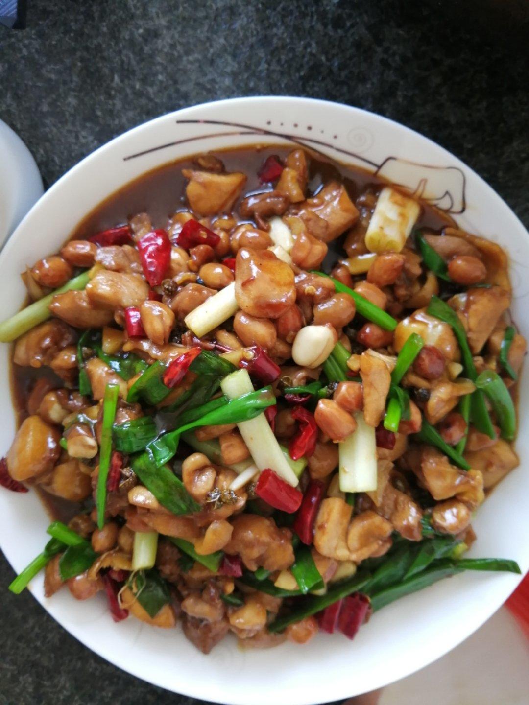 厨师长教你: “宫保鸡丁”的川味正宗做法, 一看就有食欲, 收藏了