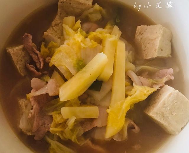 东北大白菜五花肉炖冻豆腐