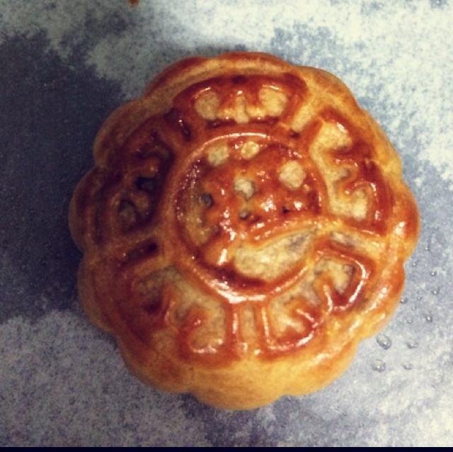 广式月饼——蛋黄莲蓉月饼
