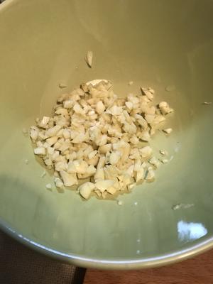 芝士蒜蓉焗大虾的做法 步骤2