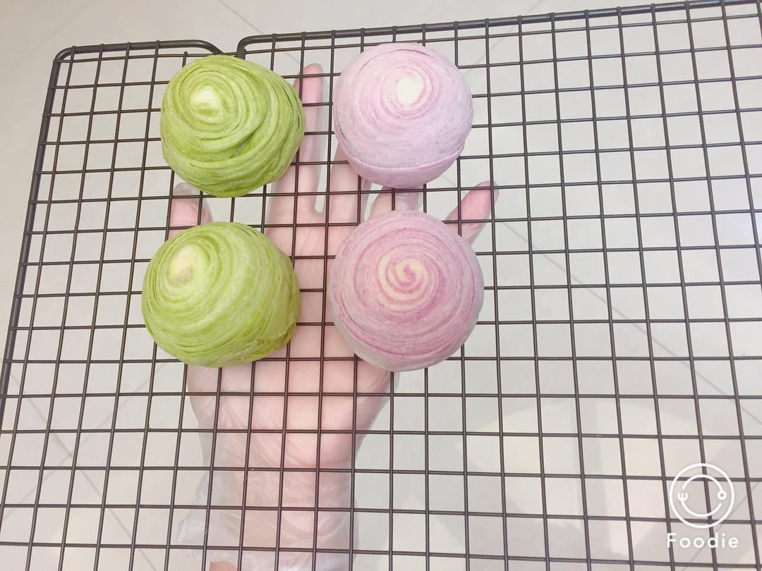 千层彩色蛋黄酥