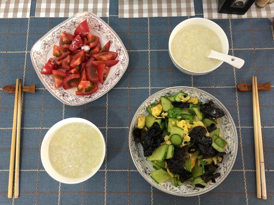黄瓜木耳炒鸡蛋