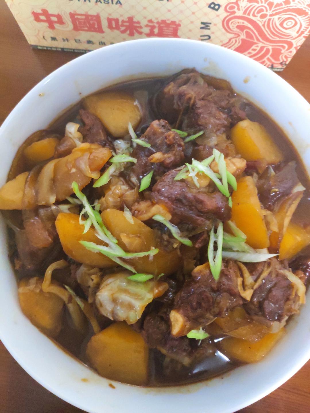 超级好吃下饭的土豆烧肉