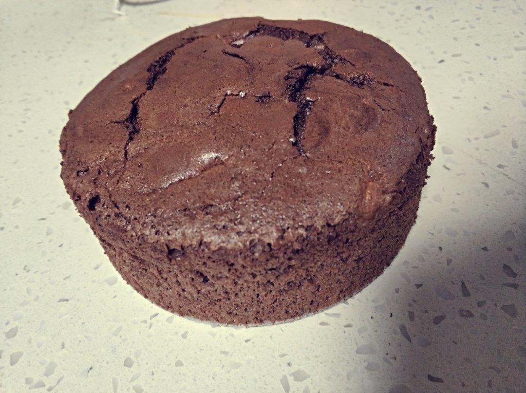 超简单完美戚风蛋糕（6寸2蛋）附打发、翻拌、脱模视频