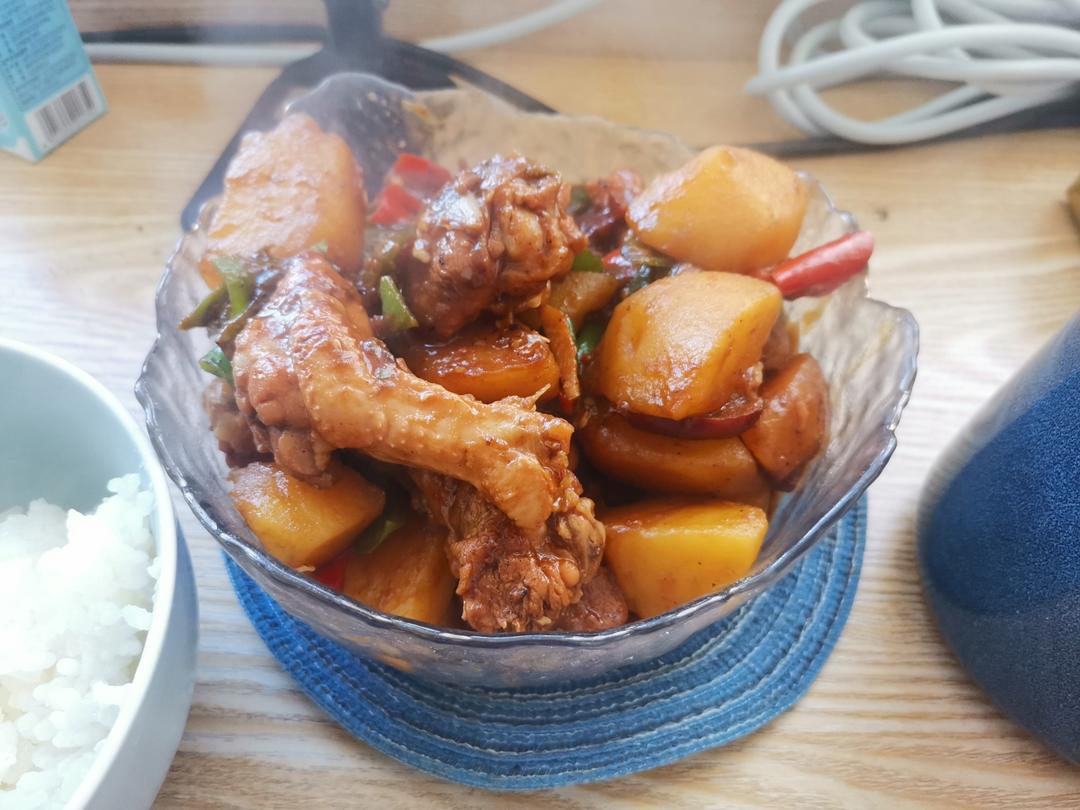 土豆炖鸡块