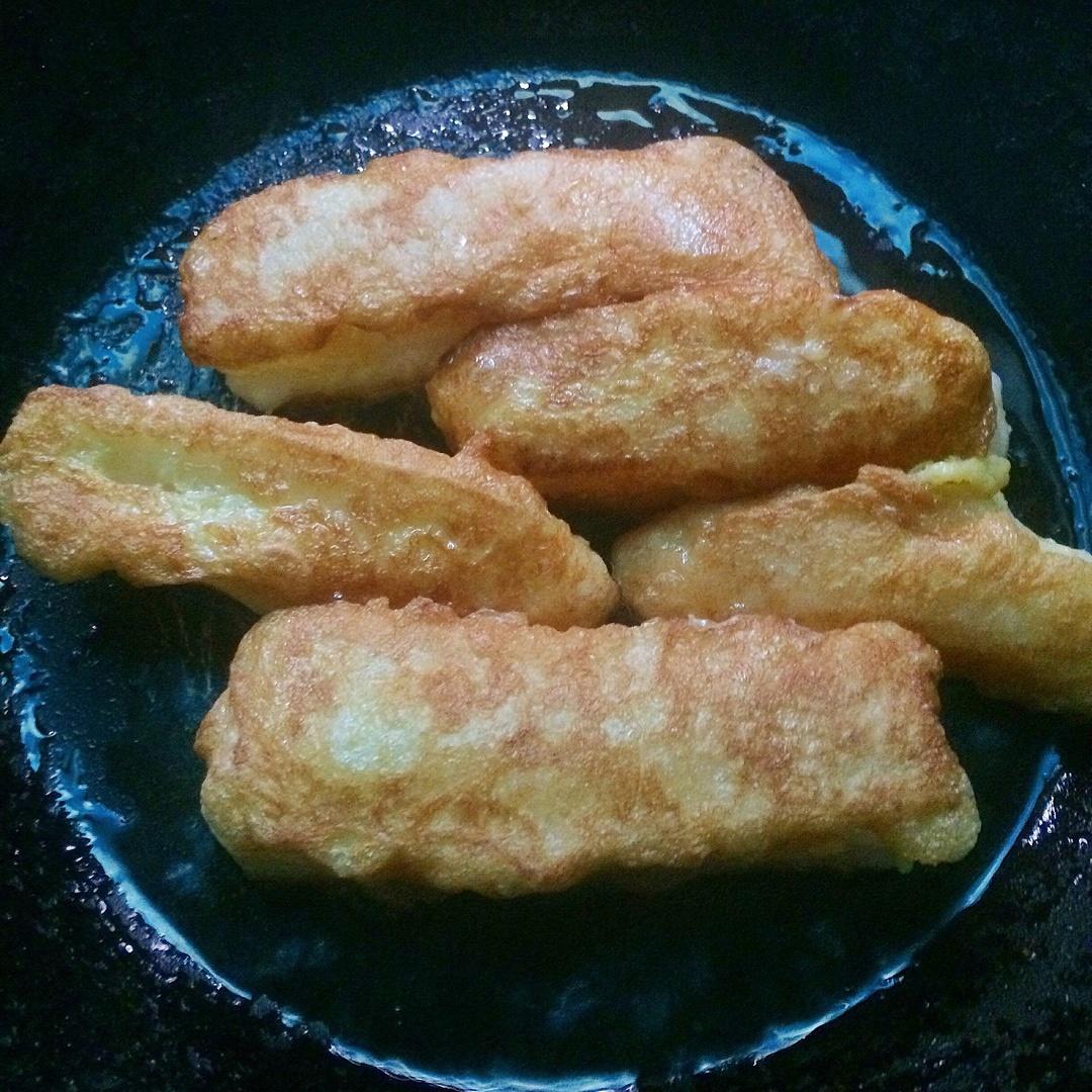 煎鸡蛋糍粑的做法