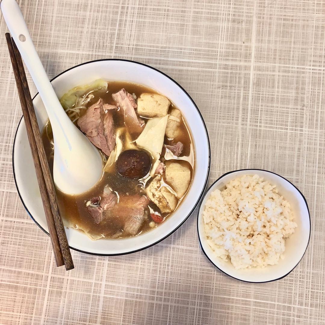 马来西亚肉骨茶（丰富配料版）