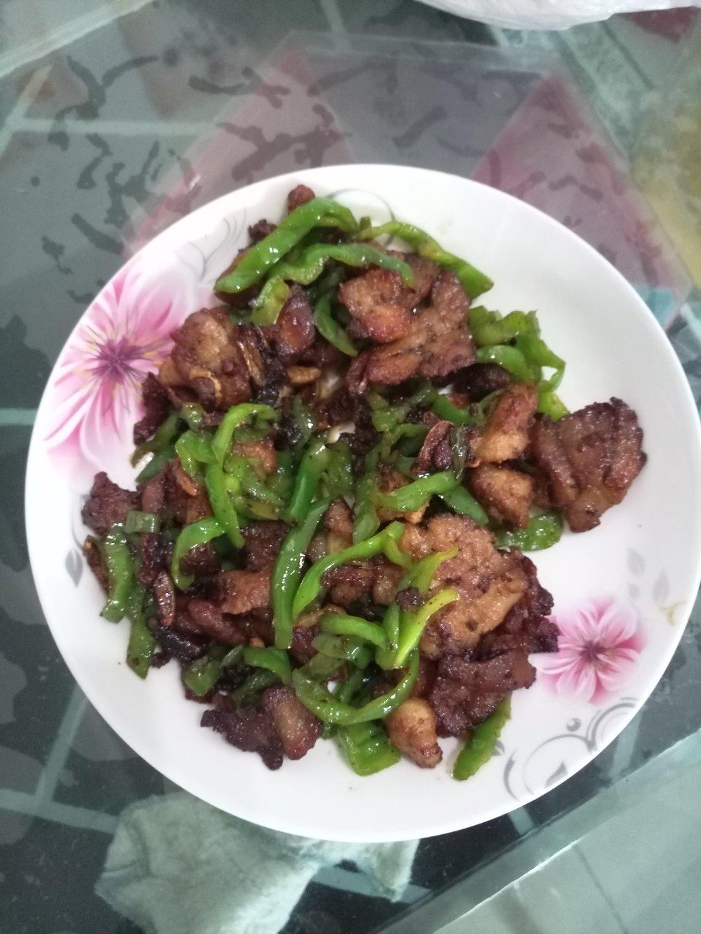 青椒干煸五花肉
