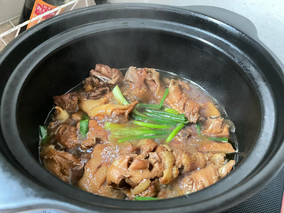 砂锅焖鸡