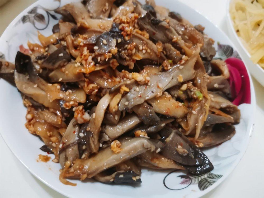 香辣美味的炒平菇