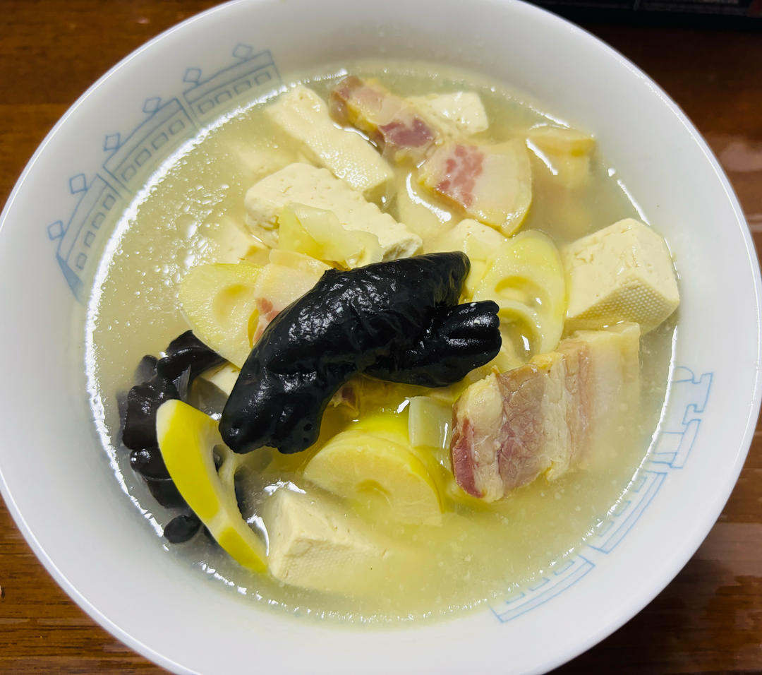 咸肉春笋豆腐汤