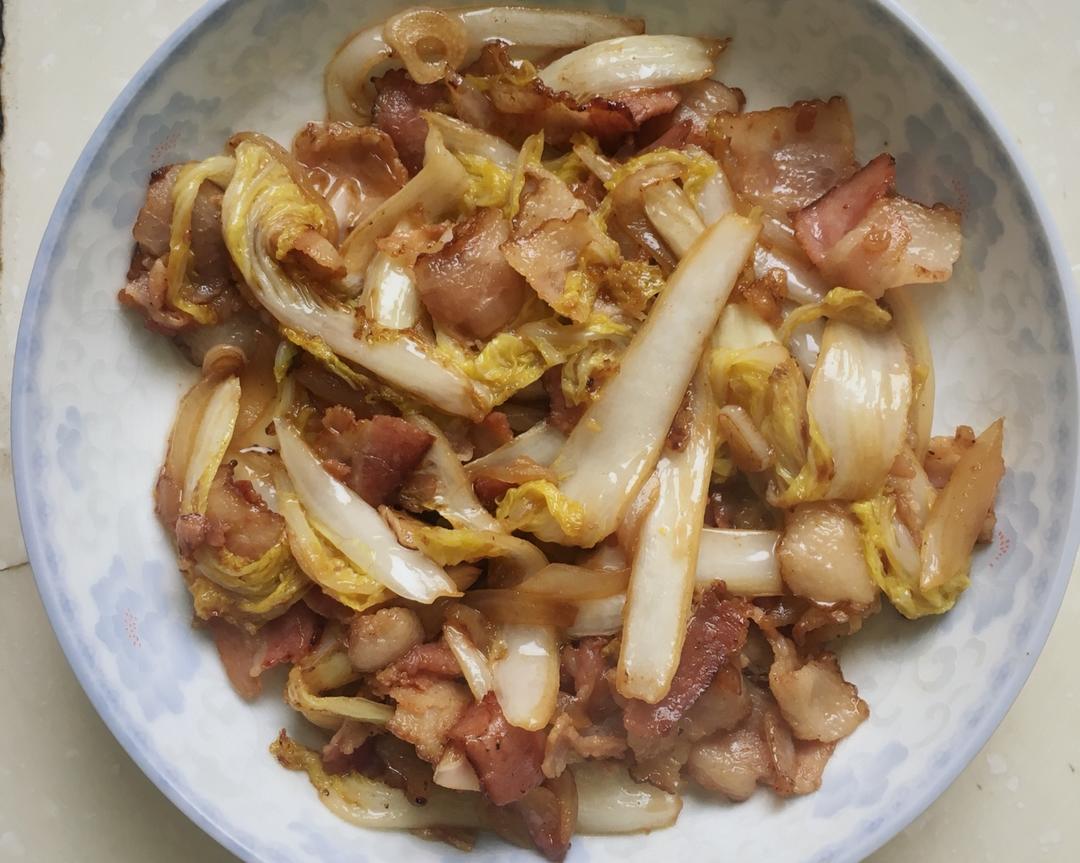 白菜心洋葱炒培根