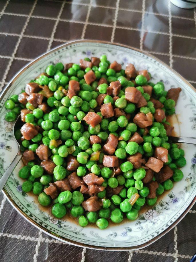 豌豆炒牛肉粒