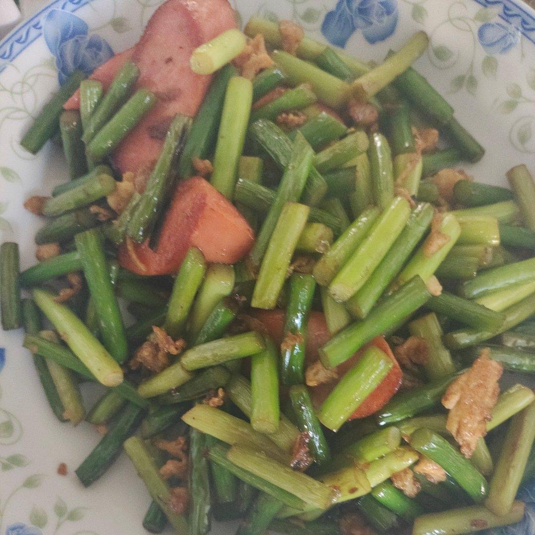 蒜毫鸡蛋炒火腿