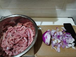 适合孩子吃的自制牛肉干（烤箱版）的做法 步骤3